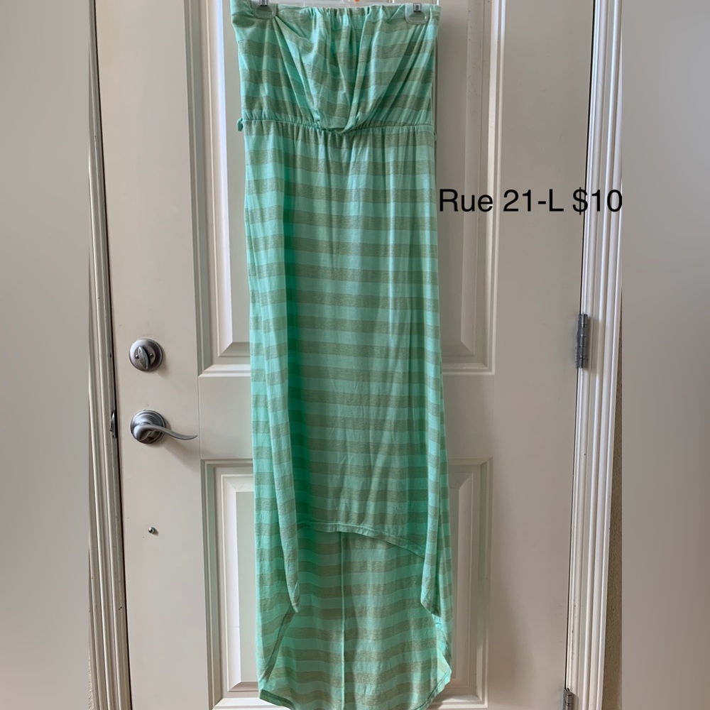Rue 21. Large